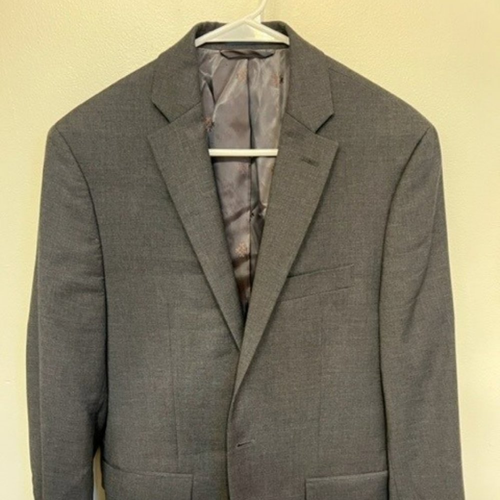 Ryan Seacrest Gray Distinction Suit